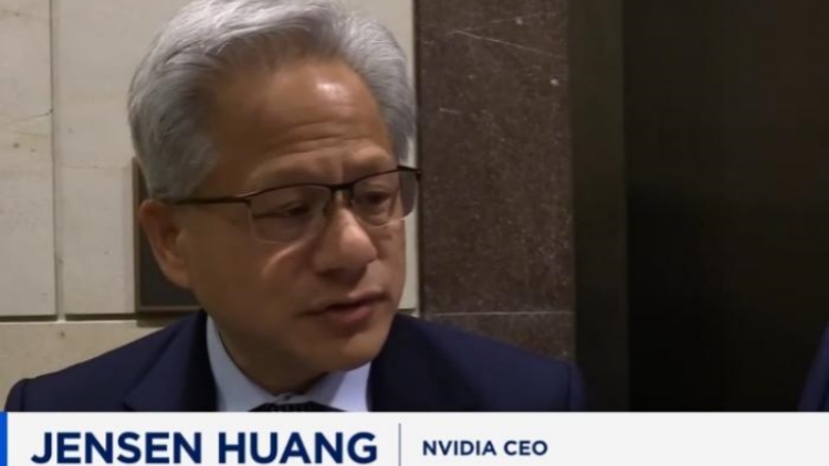 英偉達CEO黃仁勛：中國在AI領域並不落後於美國