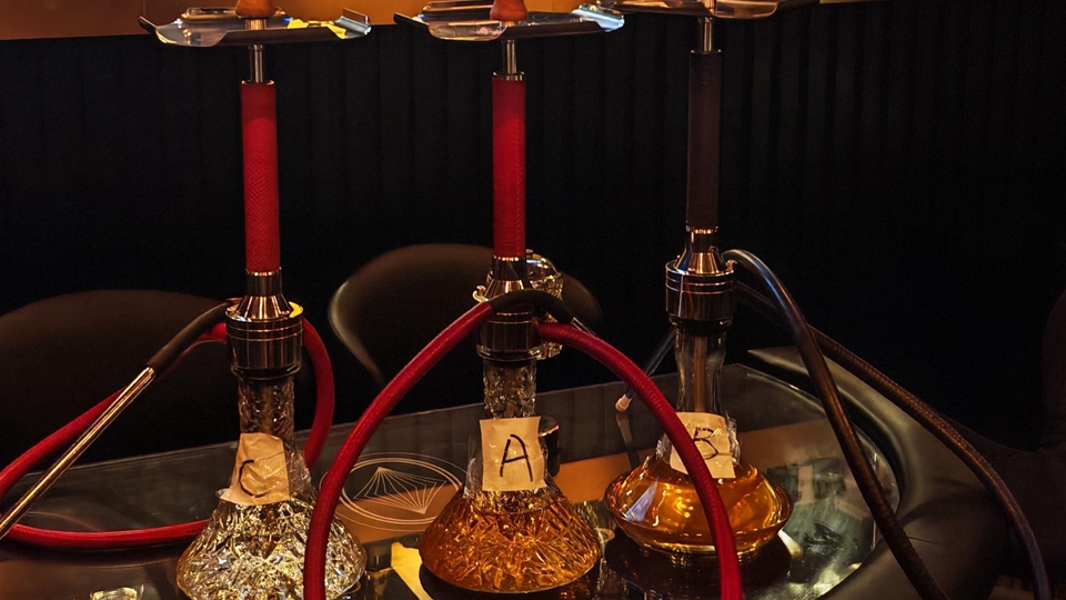 衞生署中環打擊非法吸食水煙 發出5張罰款單