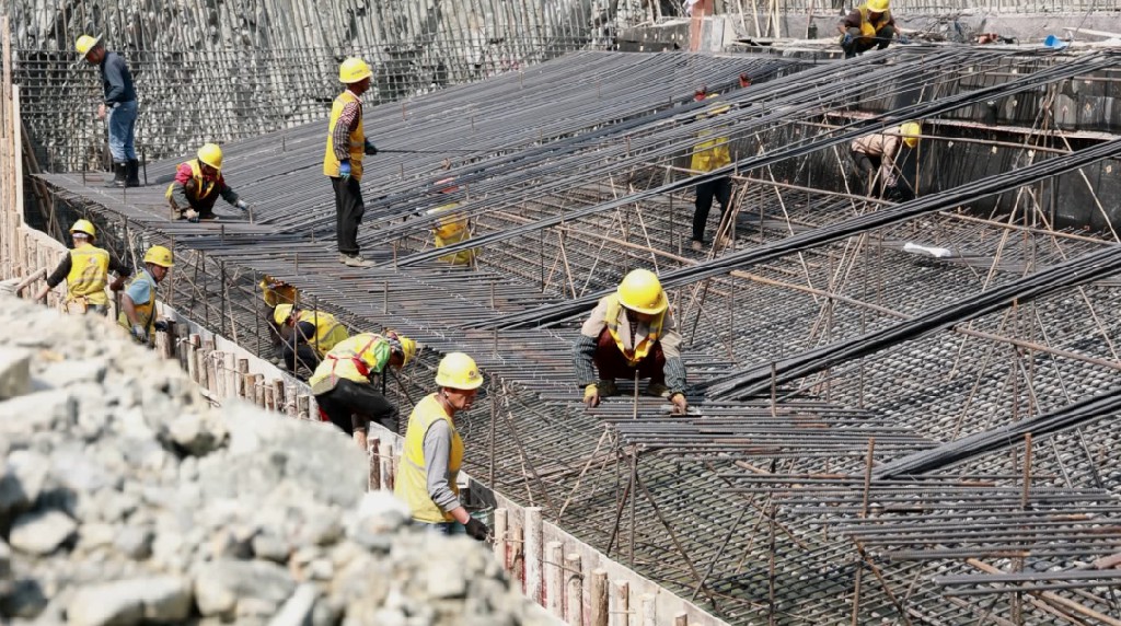 皖歙縣：24小時輪班搶進度 「國字號」工程不休假