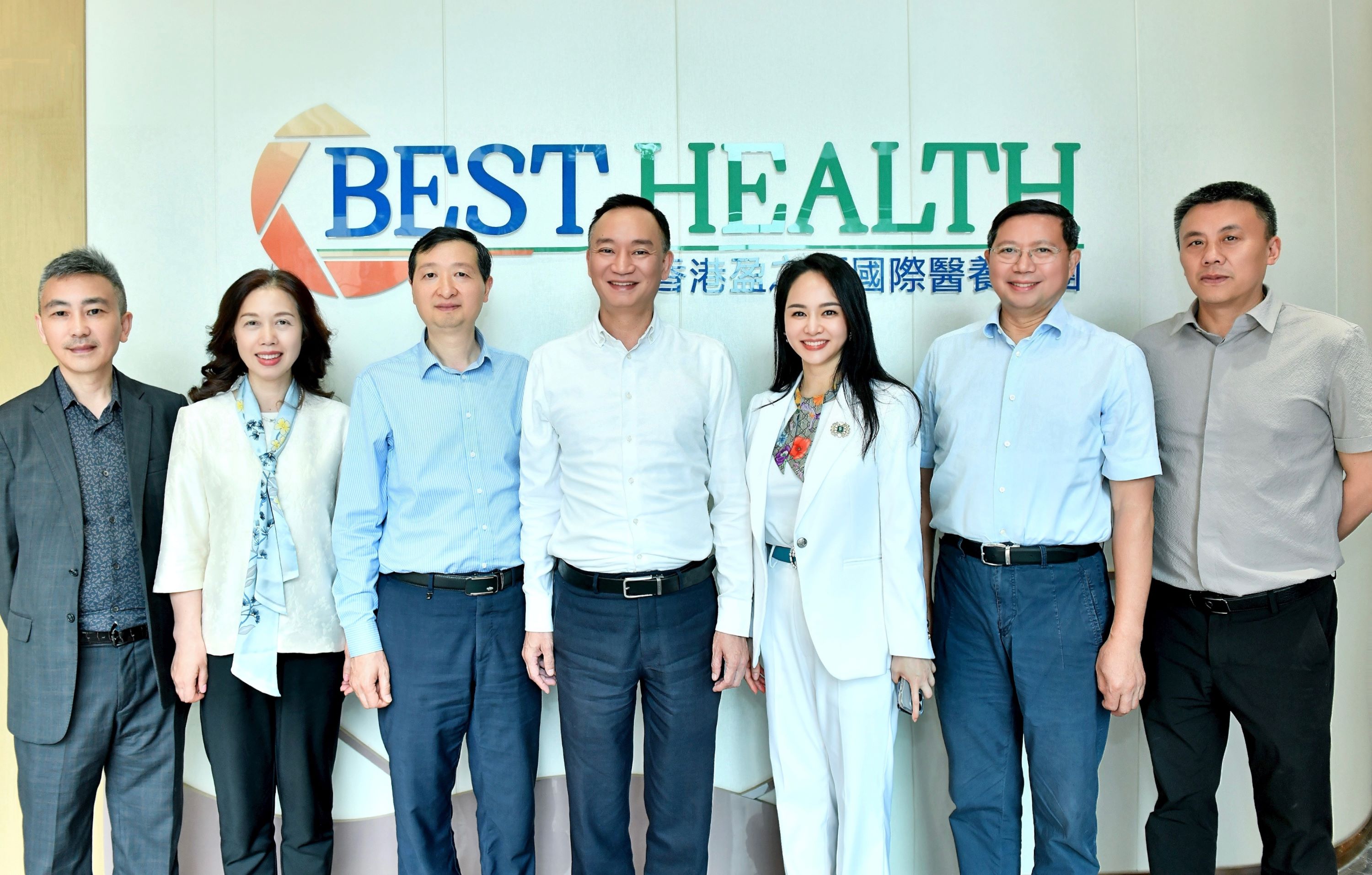 王昱一行到香港盈之康集團考察