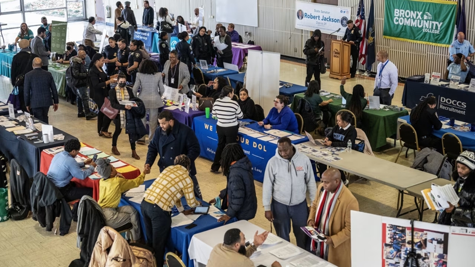 美國4月非農就業新增17.7萬人 失業率維持4.2%