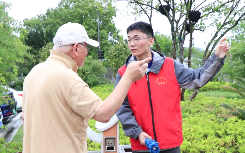 皖歙縣：「志願紅」輝映古城「安心遊」