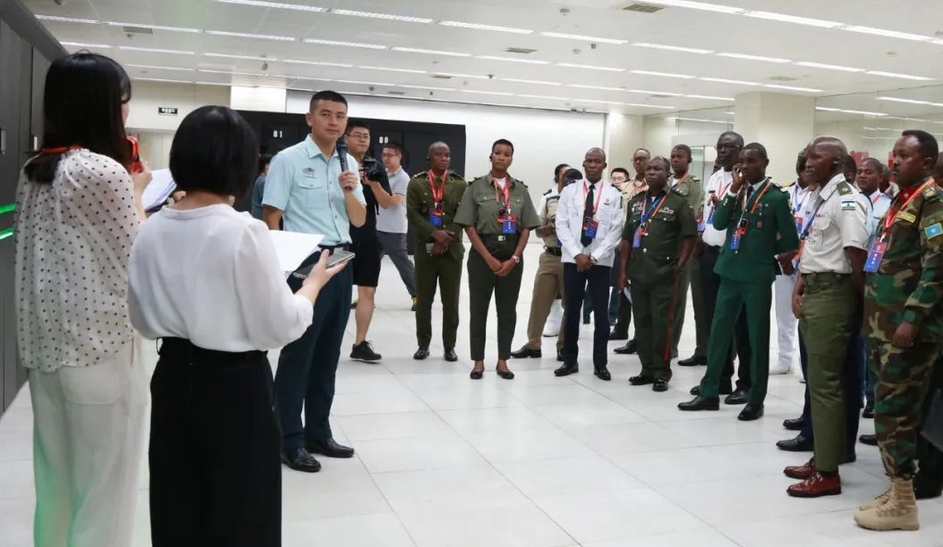 非洲中青年軍官代表團訪華