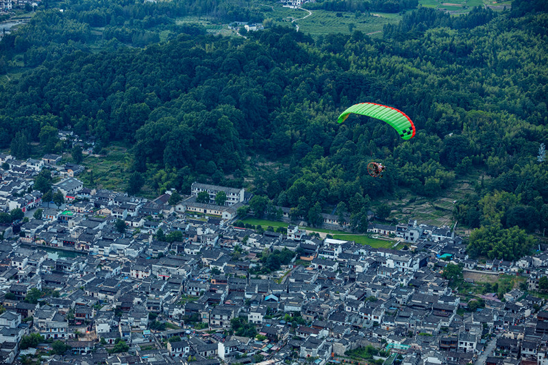 「飛」閱黃山   開啟「新視界」
