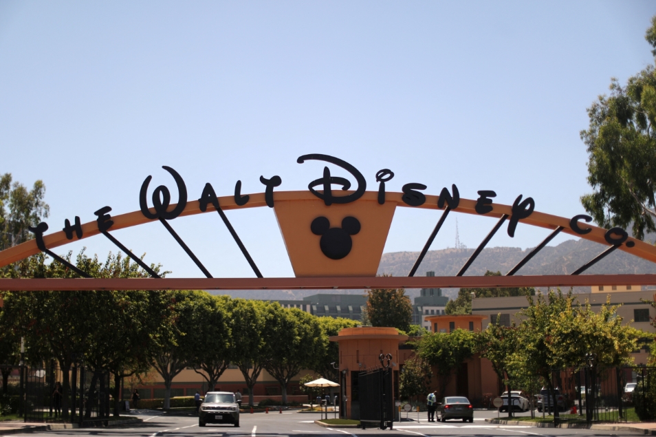 迪士尼季度營收逾1800億 盈利預期提升推動股價上漲
