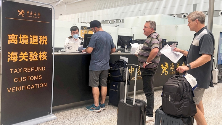 今年前4個月 廣州白雲機場離境退稅申請單總金額超1億元