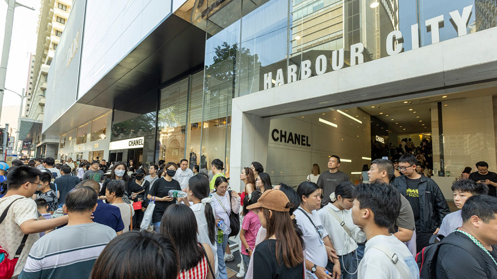 海港城五一黃金周推廣活動成功刺激大額消費 逾千顧客消費過萬元換領簽賬獎賞