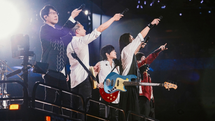 有片丨【娛樂】五月天啟德首場 全場歌迷HIGH唱《OAOA》