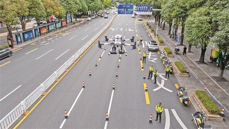 深圳啟用大型無人機監控電單車