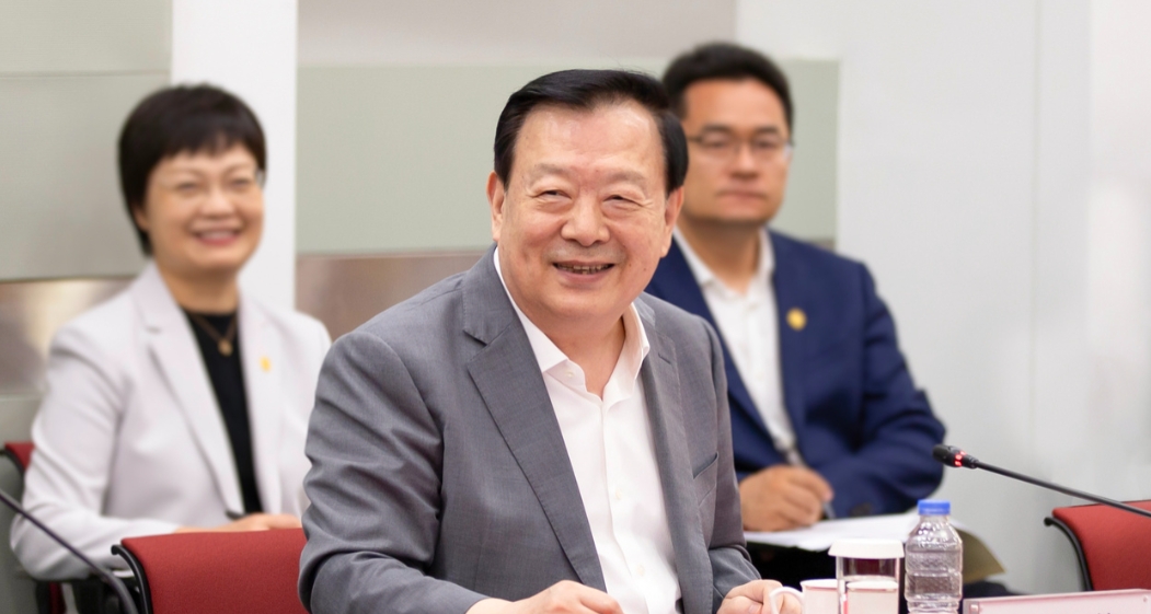 夏寶龍澳門考察調研第五日 與工商代表座談