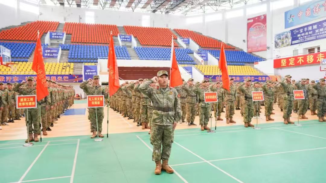 英姿颯爽！廣東新豐基幹民兵集合點驗