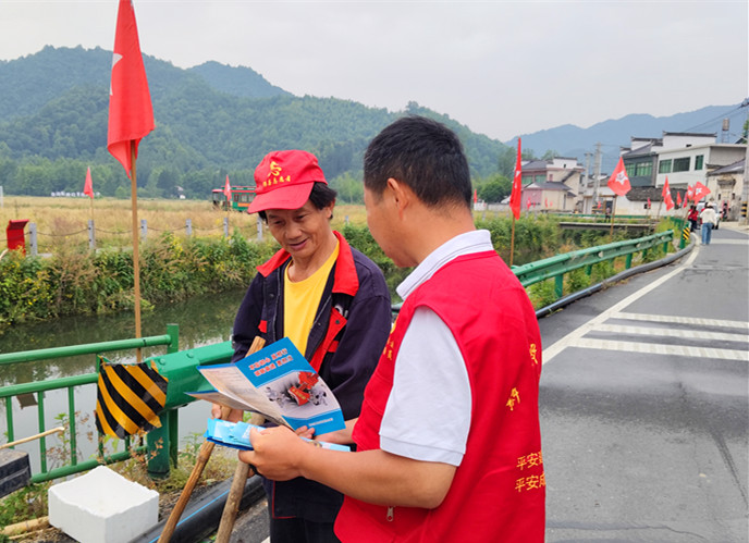 皖黟縣柯村鎮：創新宣傳「零距離」 築牢群眾「心」防線