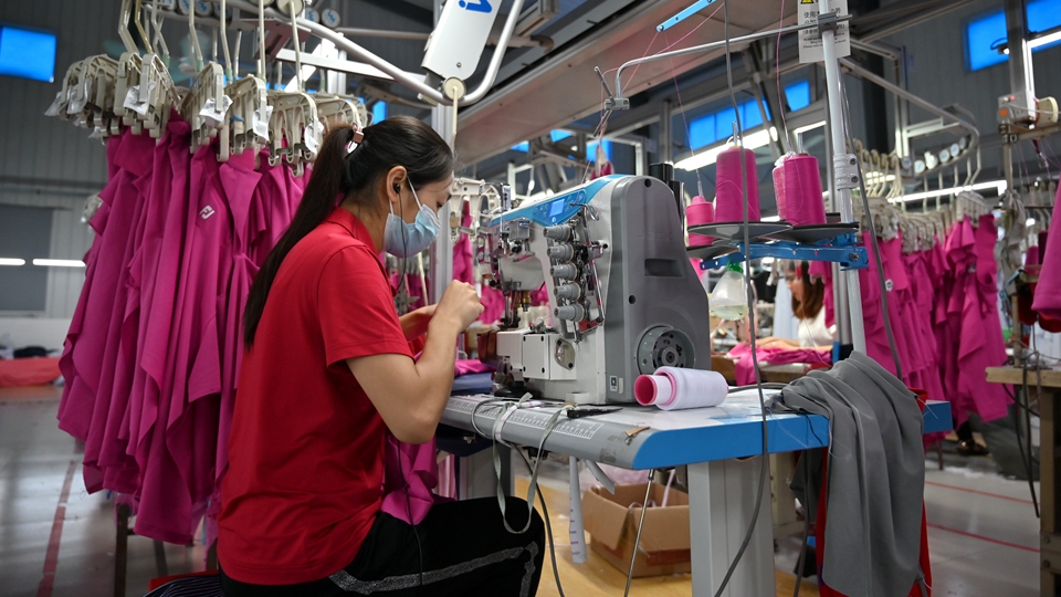 2024年平均工資出爐！城鎮非私營單位12.4萬元 私營單位6.9萬元