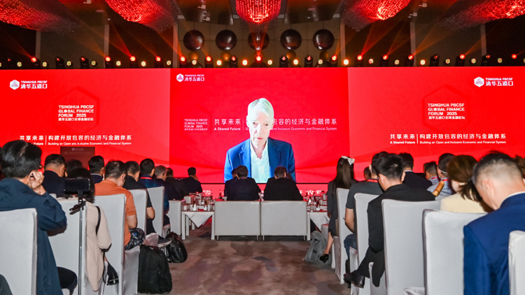 諾獎得主米高·斯賓塞：中美AI領域差距在迅速縮小