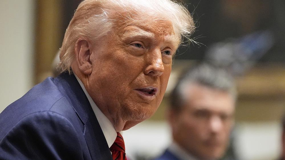 特朗普：將於19日分別與普京和澤連斯基通話