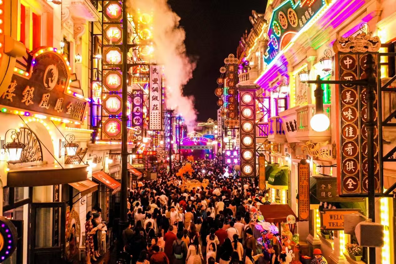 河南唯一！建業電影小鎮入選「2025年城市旅遊休閒集聚區創新十佳案例」