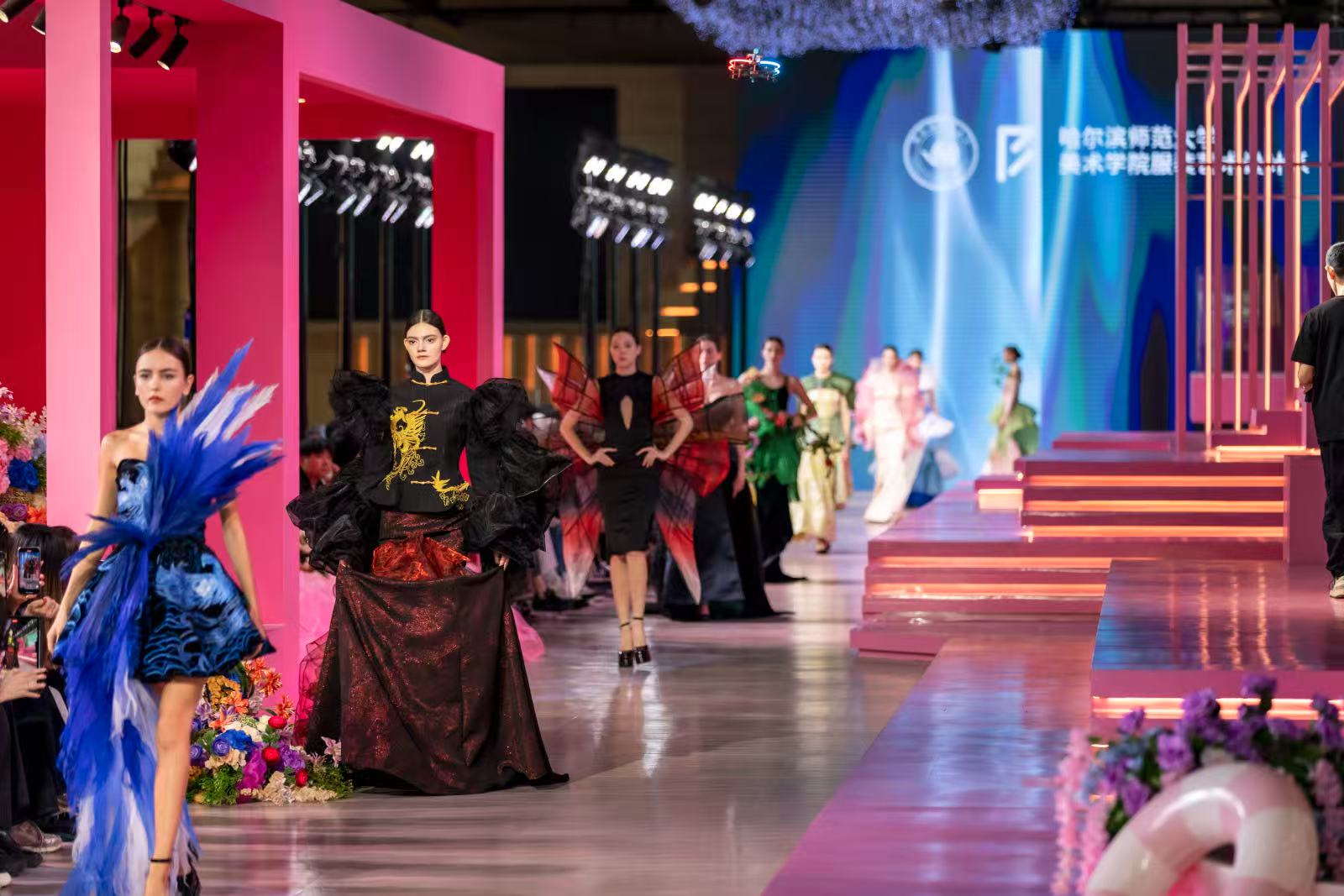 哈師大服裝設計系畢業設計秀詮釋跨界美學