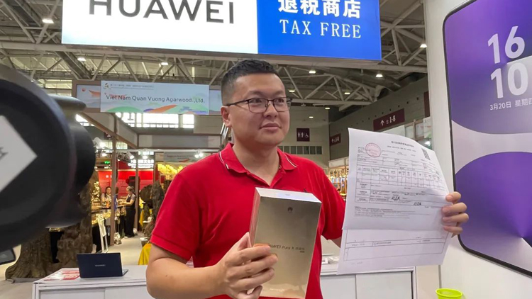 文博會首單離境退稅「即買即退」誕生