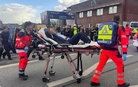 德國漢堡火車站發生持刀襲擊事件17人受傷 