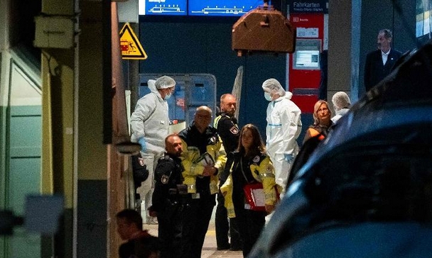 德國漢堡火車站持刀襲擊事件共致18人受傷