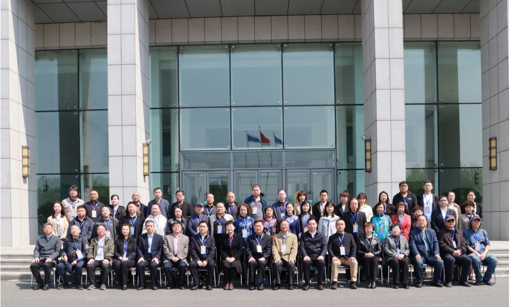 黑龍江省工藝美術大師座談會暨設計創新賦能工美教育合作共建會議召開