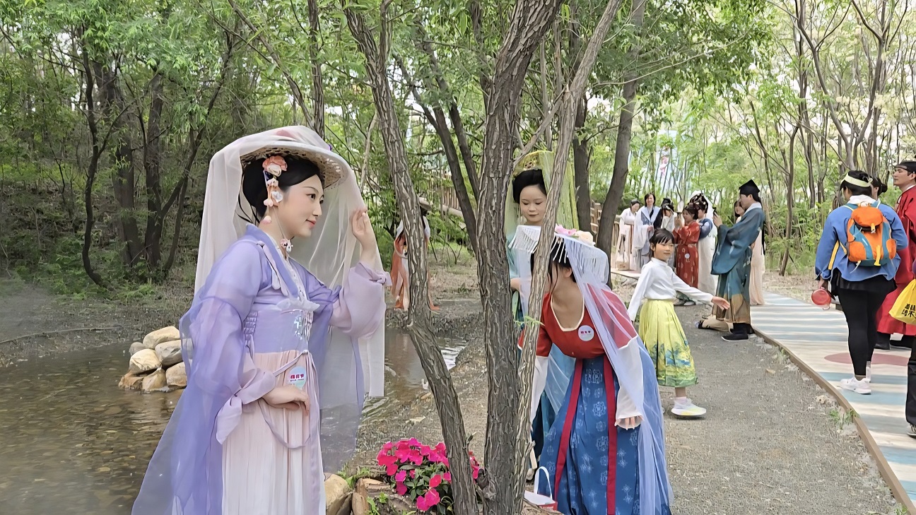 槐影搖曳邂逅岐黃，瀋陽怪坡奏響文旅融合雅樂