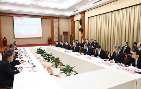 李強出席在印尼中資企業座談會