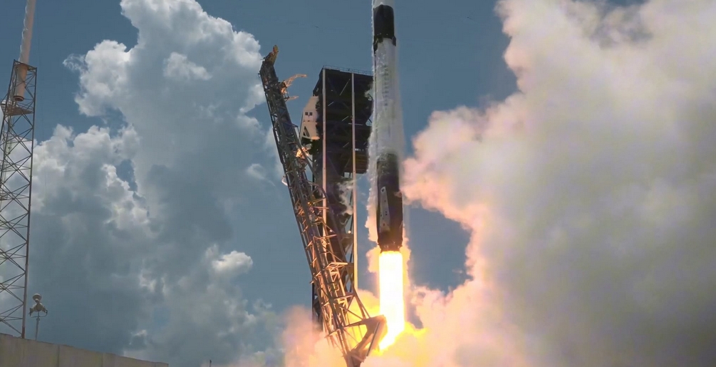 「獵鷹9」火箭將24顆「星鏈」衛星送入極地軌道