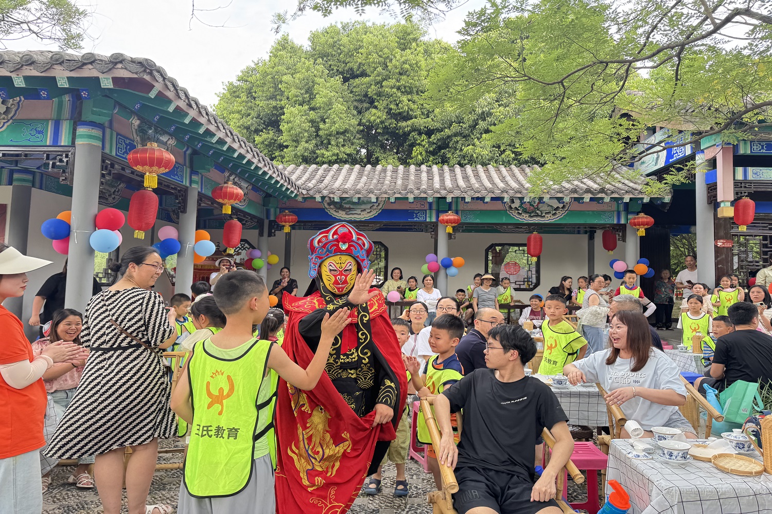 為孩子種下非遺傳承種子 四川北川「川韻六一」活動精彩上演