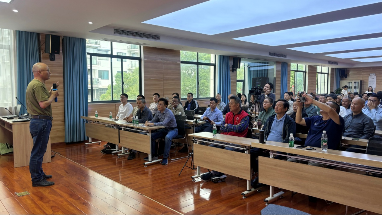 皖屯溪區：文藝公益課《永遠的黃賓虹》開講