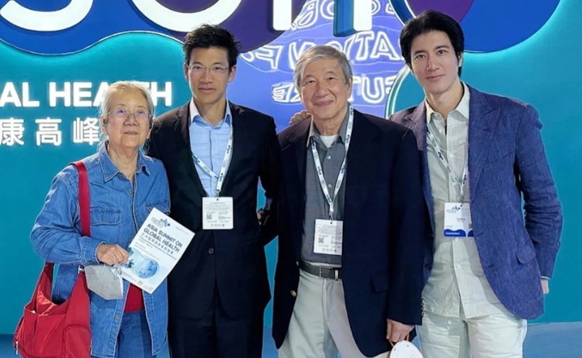 王力宏現身香港挺博士哥哥 網友驚呼：一家都是學霸