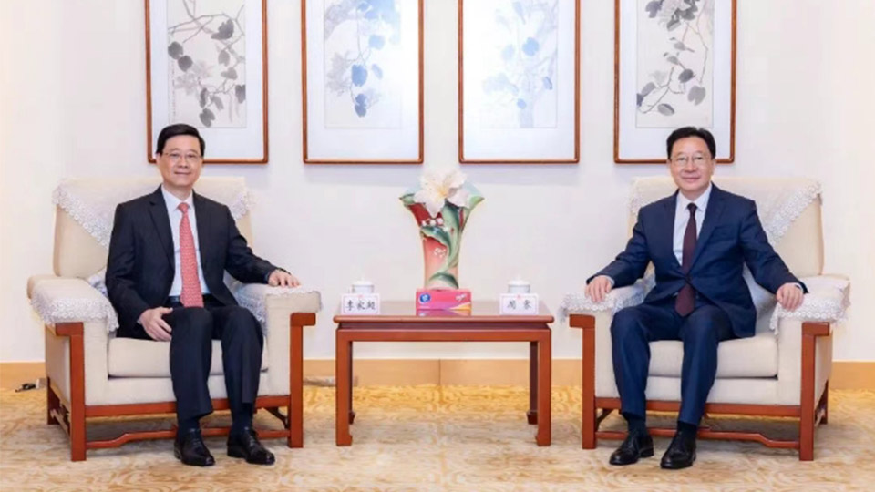 中聯辦主任周霽會見特區行政長官李家超