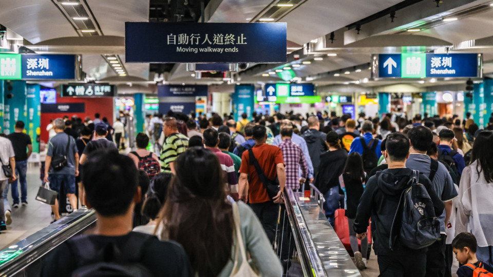 內地端午節長周末結束 截至晚上9時逾72萬人次出入境