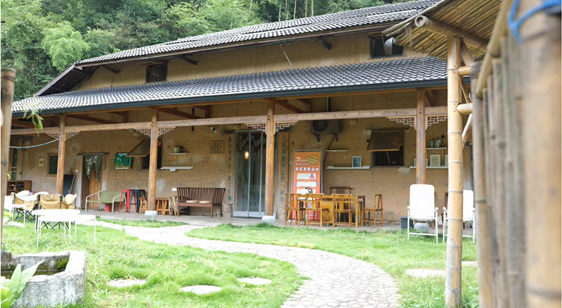 融合自然人文與藝術 皖休寧源芳土牆屋變身詩意民宿