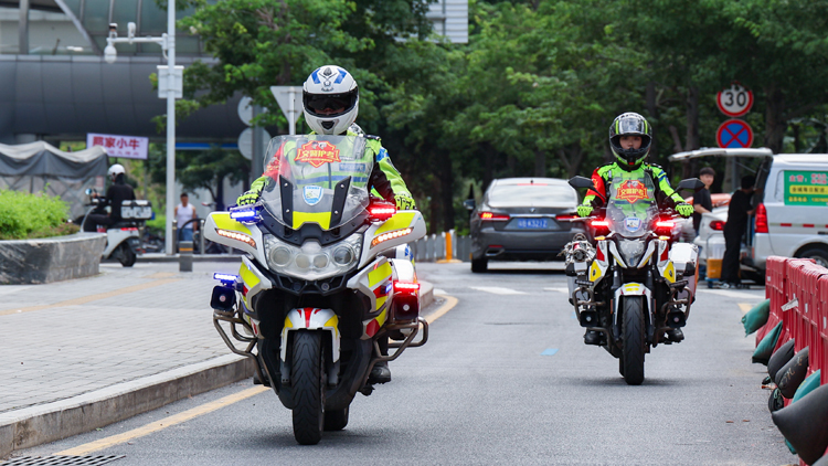 以夢為馬戰高考 深交警高考首日出動鐵騎1650人次