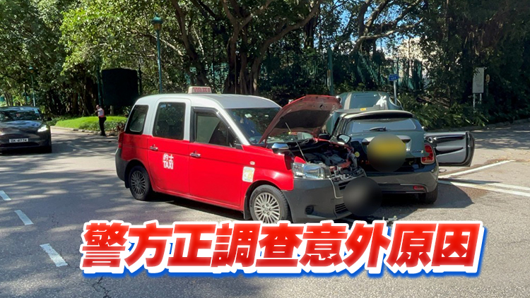 迪士尼對開私家車與的士相撞 9人受傷送院治理