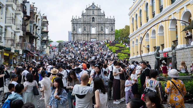 較去年提前18天 澳門2025年出入境人次破億