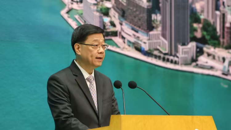 李家超回應500回購的士牌倡議 動用公帑要極度謹慎