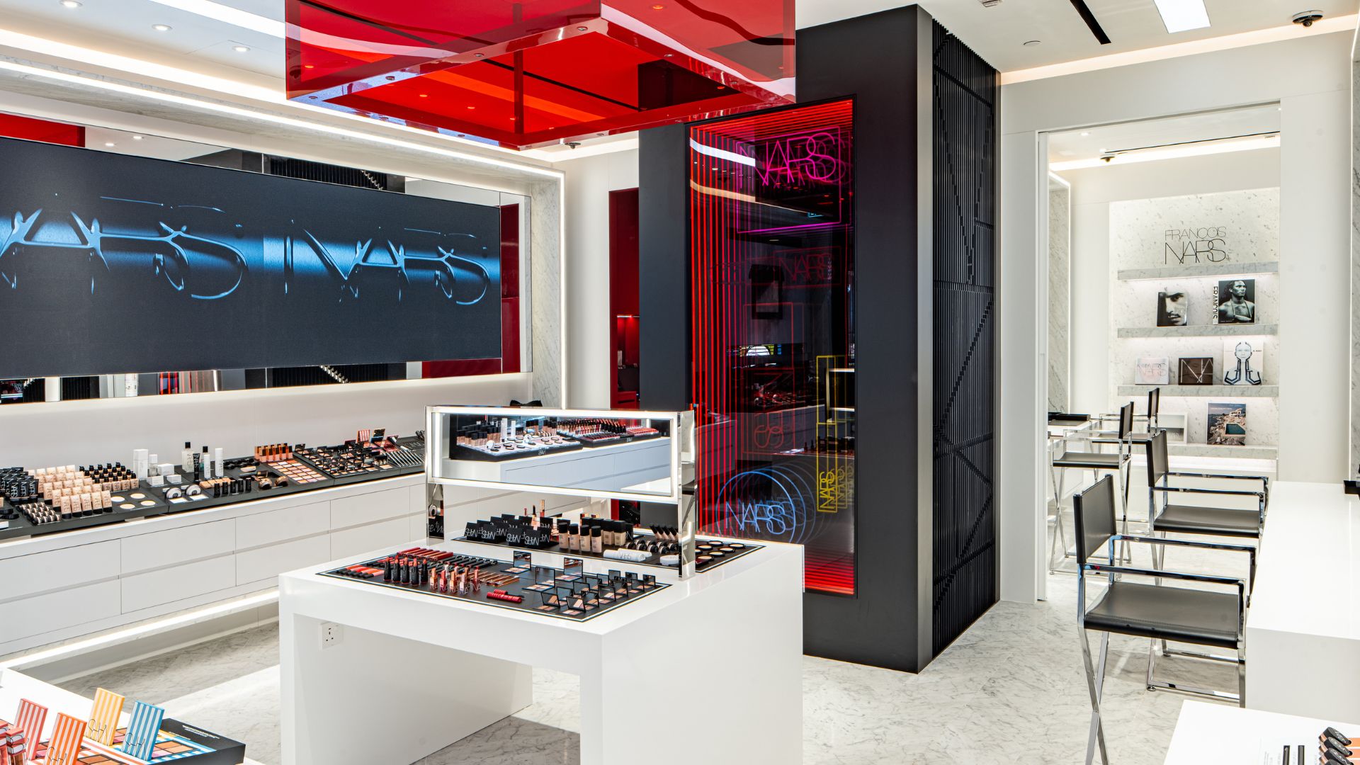 【美容】找出適合的妝容！彩妝品牌旗艦店妝藝服務