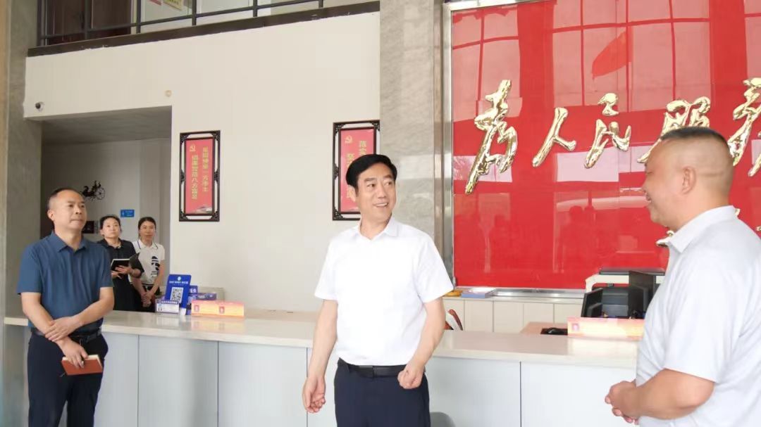 羅興斌：學習中央八項規定精神 整治不正之風和腐敗問題