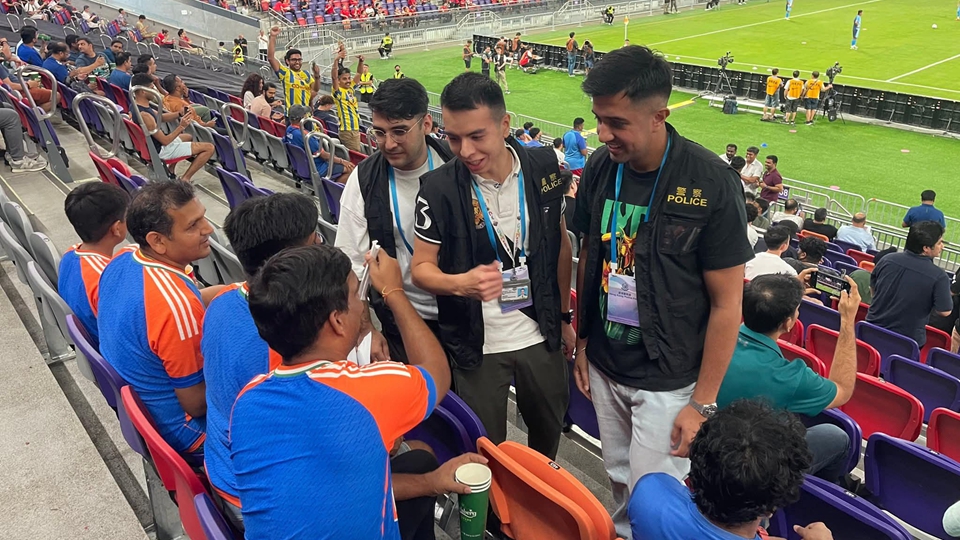 啟德亞洲盃外圍賽警員當翻譯 印度球迷感香港好客之道