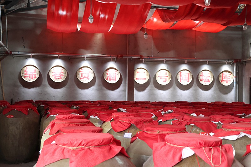 堅守古法釀造　四川綿竹綿春酒業釀就醇厚酒香