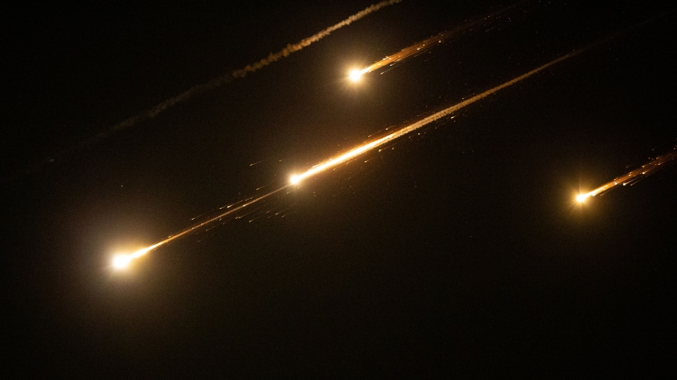 追蹤報道 | 以軍稱伊朗向以色列發動多輪導彈襲擊