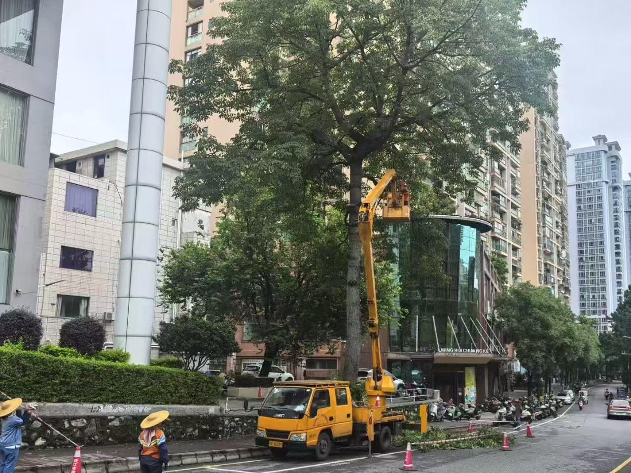 颱風「蝴蝶」逼近，廣東韶關武江區全員堅守！築牢安全防線！