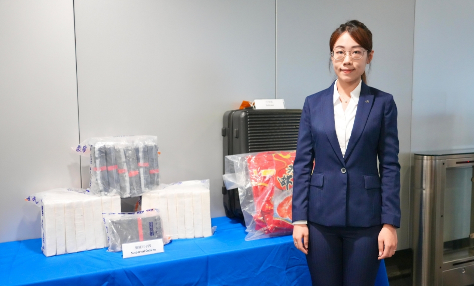 警方機場破毒品案 拘一男檢1900萬元可卡因