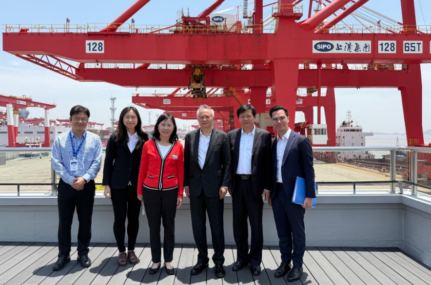 陳美寶考察上海洋山港 了解自動化碼頭運作