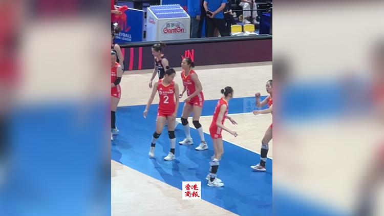有片｜世界女排聯賽香港站中國VS捷克 姑娘們賽前熱身