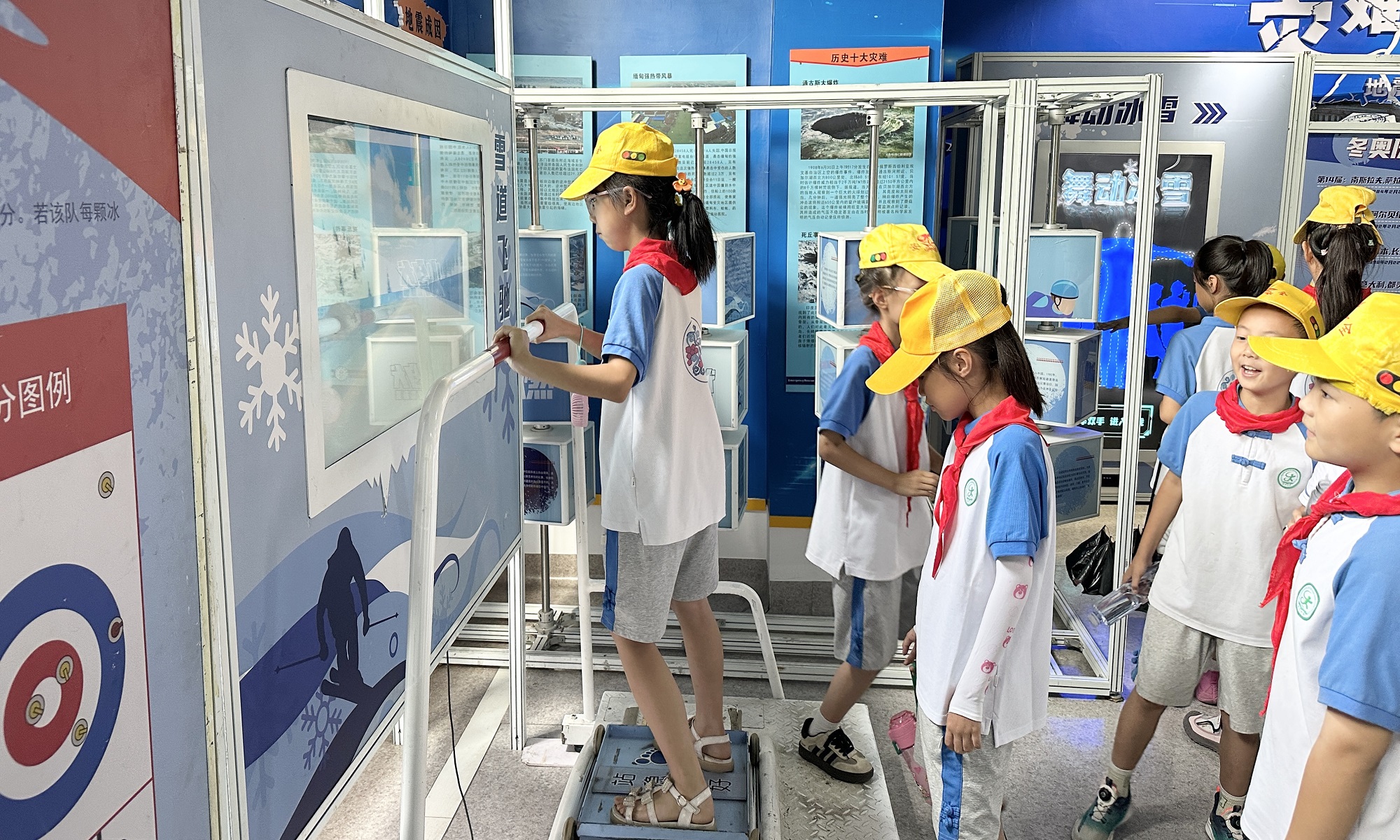 中國流動科技館北川巡展 點燃羌鄉孩子科學探索熱情