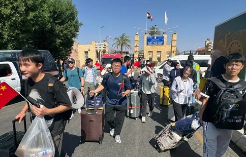 上百名在以中國公民撤離至埃及境內 