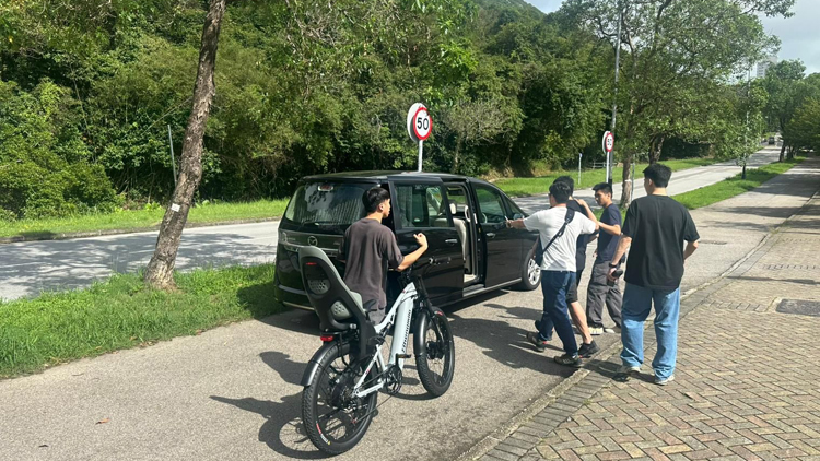 警方大嶼山打擊交通違例 拘4男女發逾百張告票